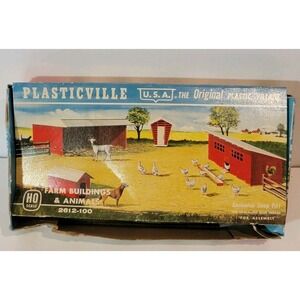 Vintage HO Scale Bachmann Plasticville #2612 Farm Buildings & Animals In Box